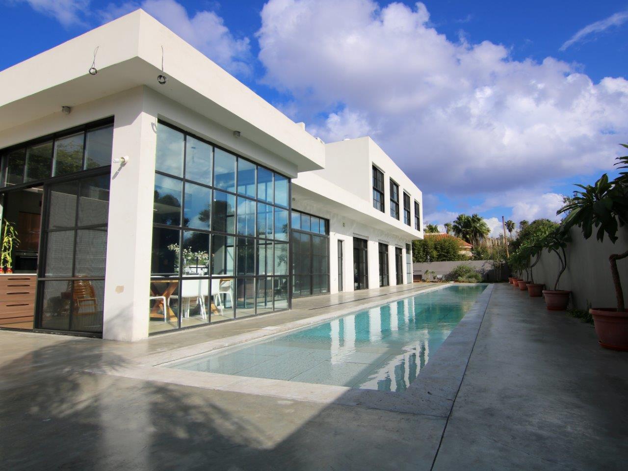 House in Pardes Hanna